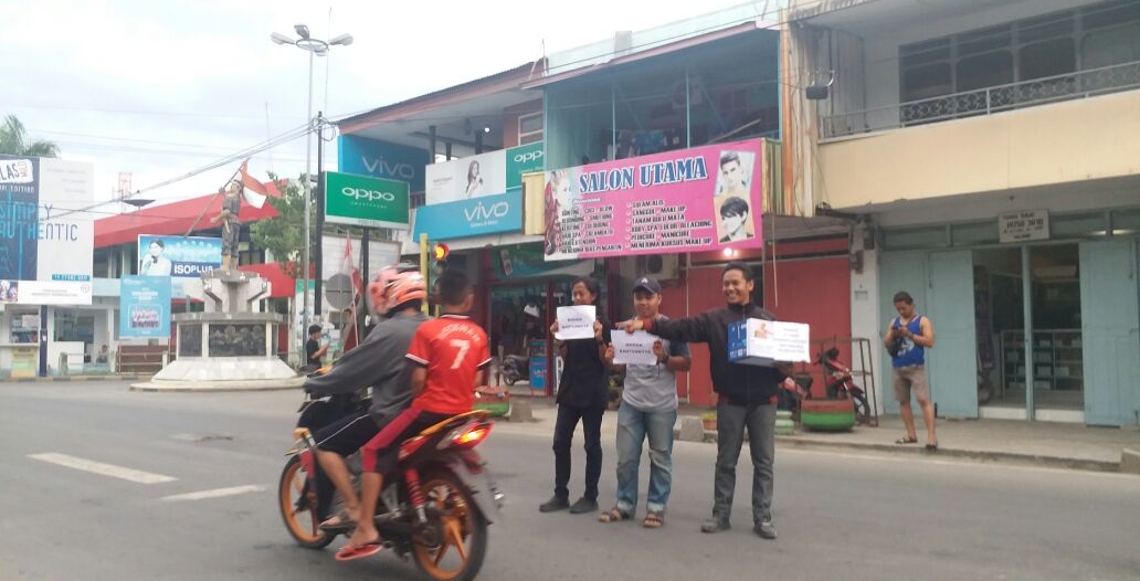 Penggalangan dana untuk Nurmaya di Majene oleh mahasiswa Unsulbar