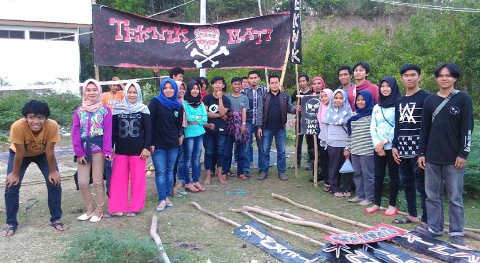 BEM Fakultas Teknik salah satu lembaga kemahasiswaan yang meminta agar HMJ ikut dilbatkan dalam panitia Mubes - Pemilu Raya. ( Foto : Wawan / KARAKTER )