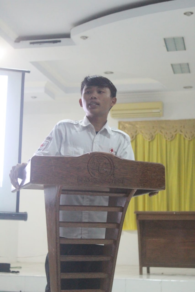 Foto: Ketua UKM KSR-PMI Unsulbar periode 2019/2020, Rahmat saat memaparkan visi misinya. (foto ist) 